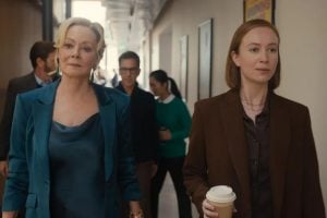 Em "Hacks", Jean Smart encarna a comediante Deborah Vance, enquanto Hannah Einbinder dá vida a roteirista Ava Daniels