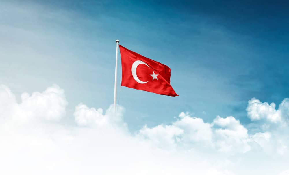 Bandeira da Turquia no céu