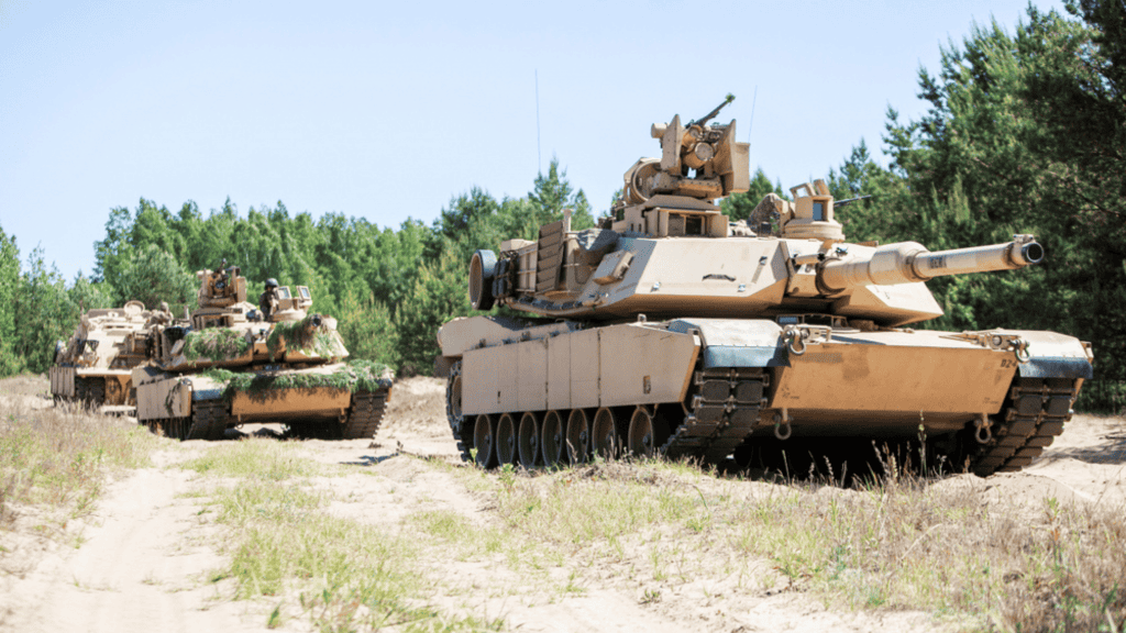 Tanques de guerra em movimento