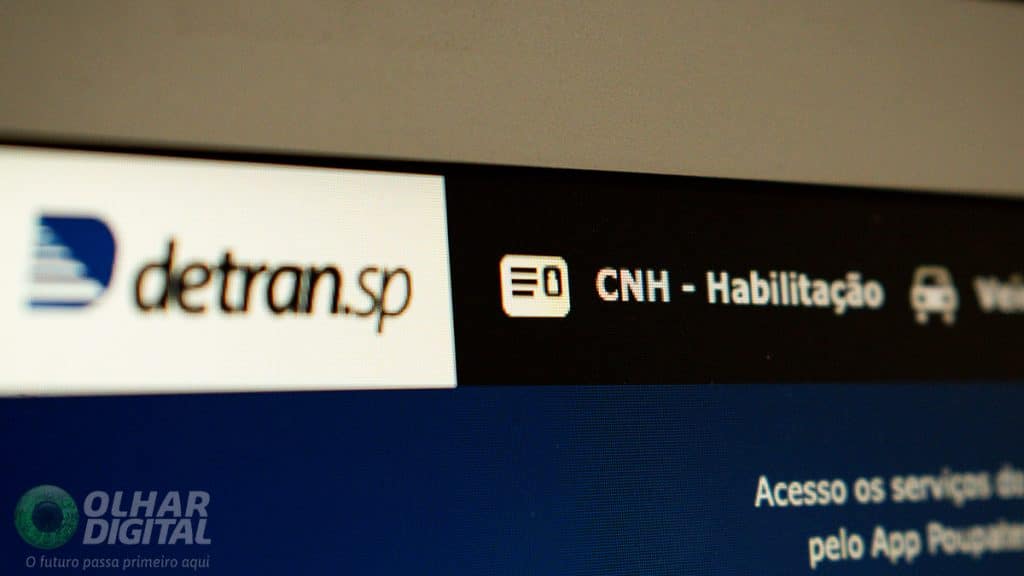 Parte de cima do site do Detran num computador